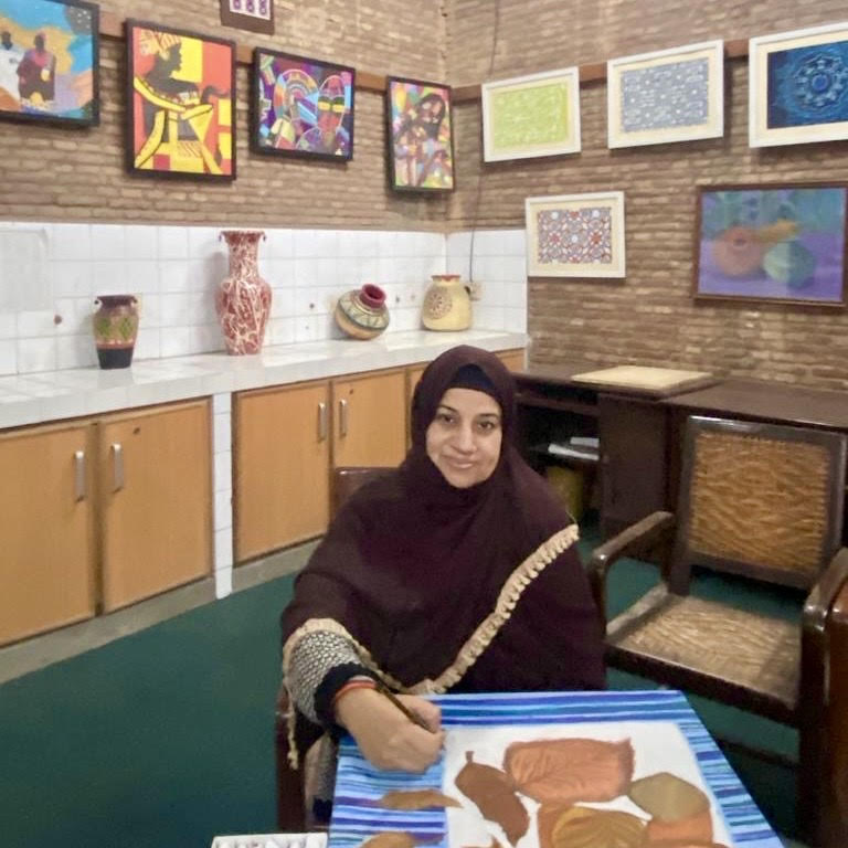 artist faiza teaches fabric painting
